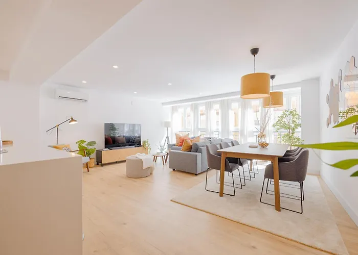 C26 Gorgeous 4 Bdrm Apartament In Plaza Uncibay